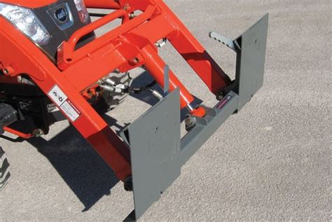 is there a Loader To Skid Steer Quick Attach for DL100 FEL